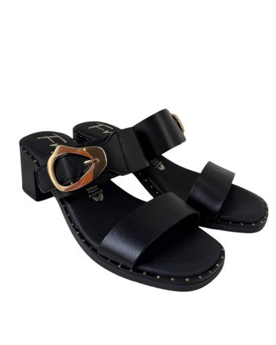 ZUECO TACON PIEL TACHAS HEBILLA